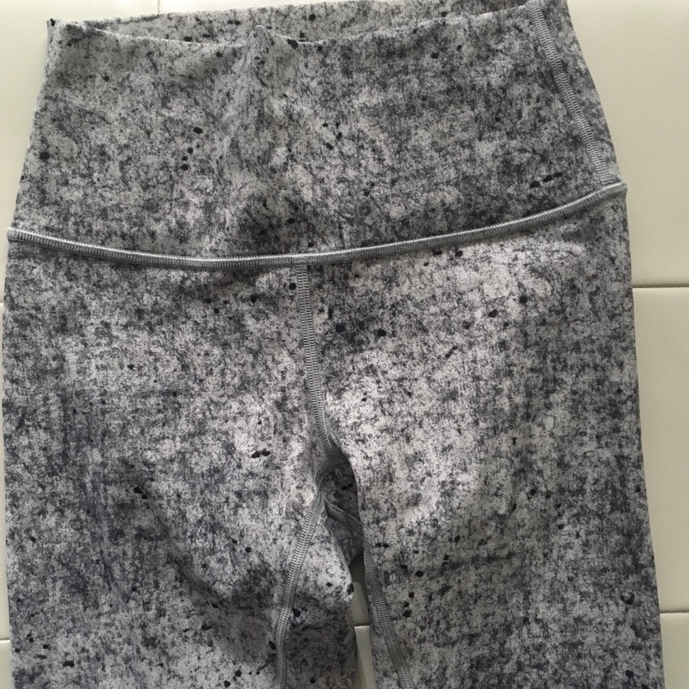 Lululemon size 4